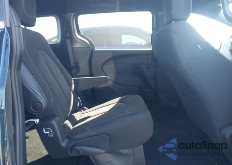 2023 Chrysler Pacifica Touring z USA, uszkodzony, nr VIN 2C4RC1FG7PR557495